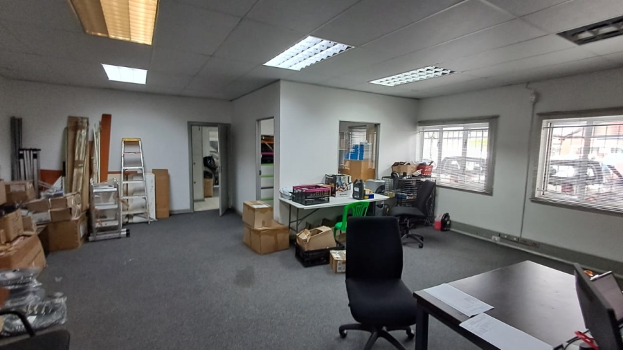 To Let commercial Property for Rent in Vincent Eastern Cape